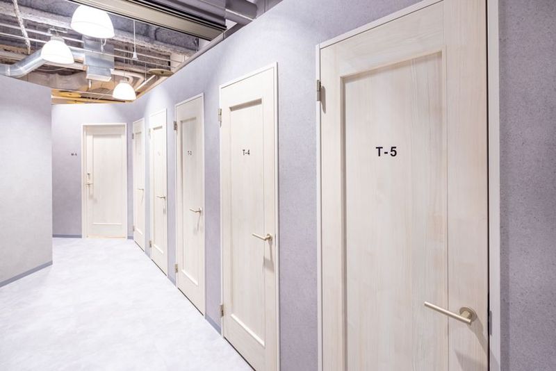 【RoomB】4名会議室（天井空きあり）※予約時間前は入室不可 - いいオフィス南越谷