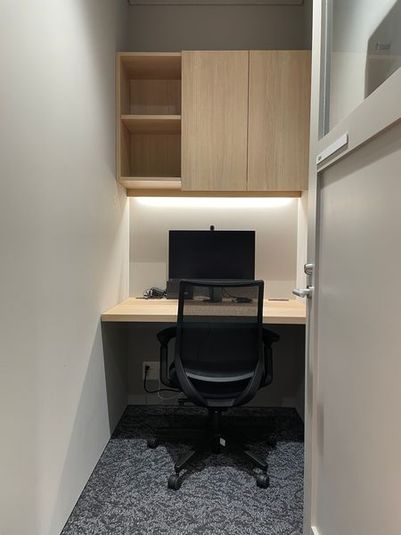 オンラインMTGに最適　大宮駅西口　一人用完全個室R33 - 大宮サクラスクエアモール2階WAW大宮