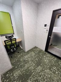 阪神西宮駅徒歩約2分・急なデスクワークに、Webミーティングに、ゆったり広め・完全個室のワークスペース♪ - URI OFFICE