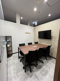 【RoomA】6名までゲスト無料！Wi-Fi/電源・フリードリンクなど完備♪※天井なしの部屋 - いいオフィス南越谷