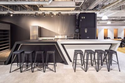 キッチンスペース - いいオフィス南越谷 【RoomC】4名会議室（天井空きあり）※予約時間前は入室不可の設備の写真