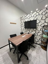 【RoomE】4名までゲスト無料！Wi-Fi/電源・フリードリンクなど完備♪※天井なしの部屋 - いいオフィス南越谷