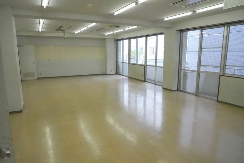 教室：B｜飯田橋駅徒歩2分の廃校の本物の教室レンタル - 学校跡地の飯田橋でっかいレンタルスペース