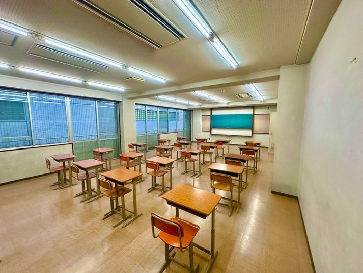 教室：C｜飯田橋駅徒歩2分の元学校の本物の教室レンタルスペース - 学校跡地の飯田橋でっかいレンタルスペース