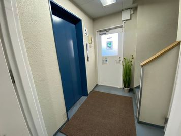 エレベーターホールです。 - スタジオパックス南浦和本社店 南浦和徒歩１分！土足OKなダンススタジオ【45帖】の設備の写真