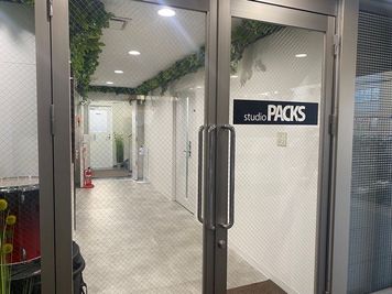 エントランス奥が入り口となります。 - スタジオパックス南浦和本社店 南浦和徒歩１分！土足OKなダンススタジオ【45帖】の入口の写真