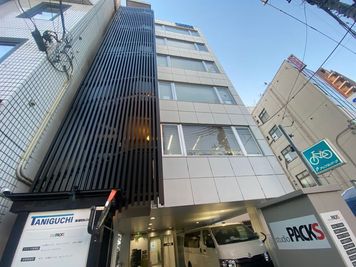 当ビルの外観となります。 - スタジオパックス南浦和本社店 南浦和徒歩１分！土足OKなダンススタジオ【45帖】の外観の写真