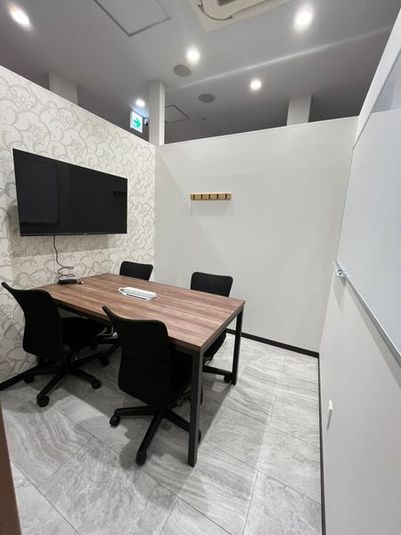 【RoomB】4名会議室（天井空きあり）※予約時間前は入室不可 - いいオフィス南越谷