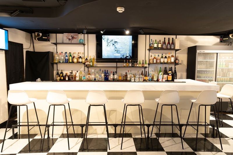 BAR 111 HANARE - BAR 111 HANARE