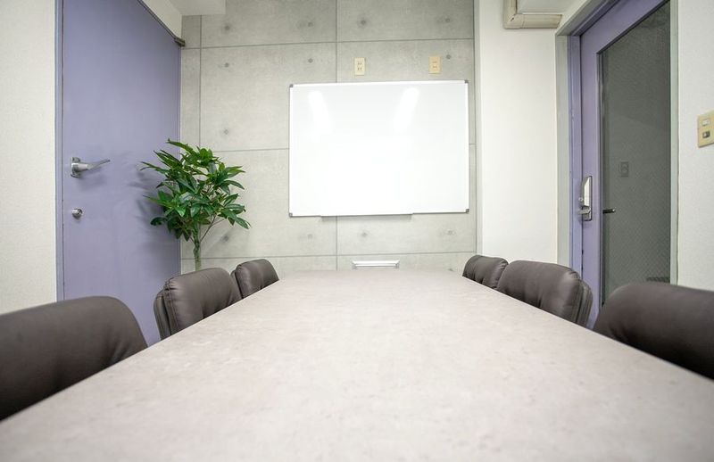 【ROOMs神谷町店　第2会議室 階段B2F 】神谷町駅徒歩1分 - 貸会議室ルームス　神谷町店