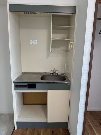 明るく落ち着いた6畳個室スペース - 高安駅から徒歩10分｜明るく落ち着いた6畳個室スペース