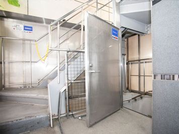 貸会議室ルームス　神谷町店 【ROOMs神谷町店　第1会議室 階段B1F 】神谷町駅徒歩1分の室内の写真