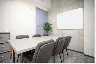 オープン記念価格🌻7月NEWOPEN✨神谷町駅1分/最大6名/ビジネス/懇親会/ボドゲ/セミナーにも最適 - 貸会議室ルームス　神谷町店