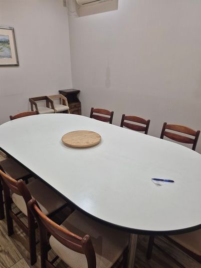 鈴鹿カルチャーステーション　SCS 会議室（中）の室内の写真