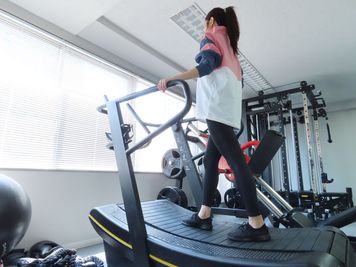 アメリカで大人気！カーブトレッドミル - ナリジム/ナリサロン/ナリスタジオ Gymの設備の写真