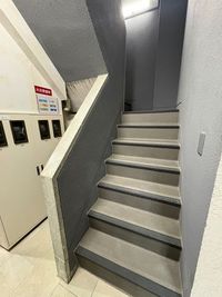 階段
センサーライトです。
夜間お気をつけください。 - Sunny Rental Studio /サニーレンタルスタジオ 🌸24時間365日いつでも1500円の新価格の変更🌸大感謝祭の入口の写真