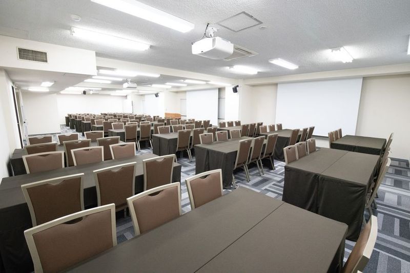 【100名以上に対応可能】126名会議室 - 【100名以上可】汐留ビジネスフォーラム
