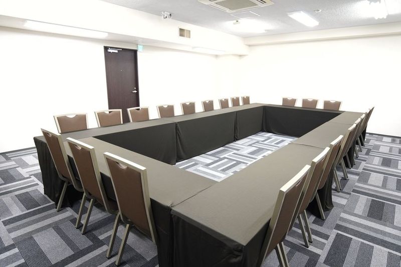 【10～40名規模の利用にオススメ】48名会議室 - 【50～100名にぴったり】汐留ビジネスフォーラム