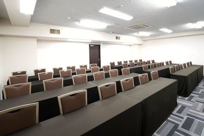 最大48名！新橋駅2分、明瞭な料金設定、安定した高速光Wi-Fi無料、マイク無料！ - 【50～100名にぴったり】汐留ビジネスフォーラム