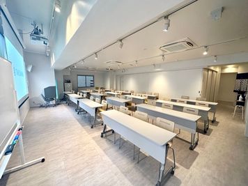 ＜2階 FUJI＞【パーティープラン】最大100名収容のレンタルスペース🪑 - 【FUJI】