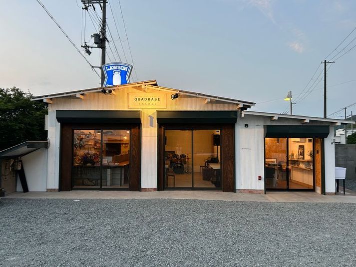 ピアノ常設のレンタルスペース - QUAD BASE cafe&studio