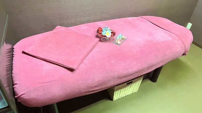 Pearl HINAスペース6の室内の写真。お花とオイルは付属ではございません。 - Pearl HINA レンタルシェアスペース6の室内の写真