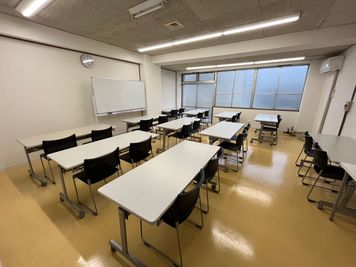 【静岡駅より車で10分】完全貸切！シンプルで落ち着いた環境です　会議や研修、習い事、勉強などに利用されています！ - 仲野ビル レンタルスペース