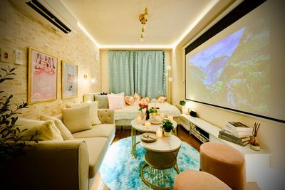 防犯カメラ無し✨隠れ家デート🤍ラグジュアリー女子会🥂大迫力100㌅🎬で映画鑑賞会/人気ゲームS🎮マットレスでごろごろ~ - リフレ烏丸御池✨防犯カメラ無し🌟未成年🆗