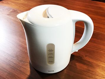 電気ポット - Colormell（カラメル）五反田東口店 パーティ・撮影・スポーツ観戦・ボードゲーム・推し活・イベントの設備の写真