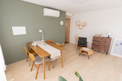 【スタジオK】窓が大きく光がよく入るくつろぎスペース - studio ideal