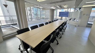 【対面形式で対面18名着席可能です！】 - TIME SHARING 渋谷桜丘 第一東和ビル 5Fの室内の写真