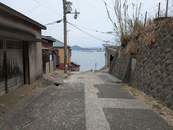 和歌山マリーナシティが一望でき、花火イベントの開催日は写真の場所やレンタルスペースの玄関前から花火を鑑賞いただけます。 - サマーヤリゾート 戸田漁港 (海南市下津町)のその他の写真