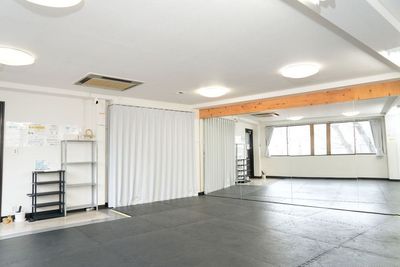 調布駅徒歩7分☆大型鏡のあるスタジオ白猫屋【wifi完備！24時間営業、深夜利用可能】 - スタジオ白猫屋　調布店