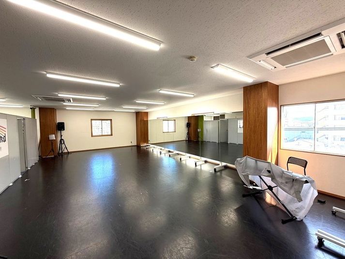 電子ピアノ御座います - k-pop&j-popAcademy「HI!brand」 ダンス、トレーニング、演劇・芝居、動画撮影、スタジオ撮影・声楽の室内の写真
