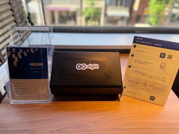 店内に名刺作成アプリ機がございます。 - BasisPoint 五反田店 品川区五反田オープンスペースの設備の写真