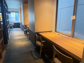 お席のご移動もできます。 - BasisPoint 五反田店 品川区五反田オープンスペースの室内の写真