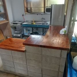 土間のカウンターキッチン - 古民家 燎-KAGARIBI-  古民家を再生させたレンタルスペースの設備の写真