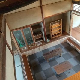 2階から 1階を見た感じ - 古民家 燎-KAGARIBI-  古民家を再生させたレンタルスペースの室内の写真