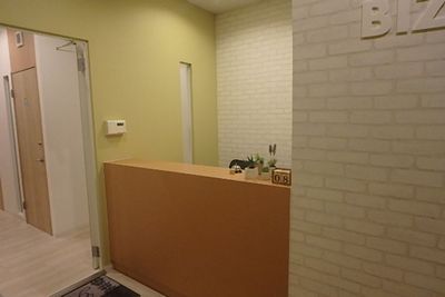 BIZcircle谷四駅前 8名用貸会議室の室内の写真