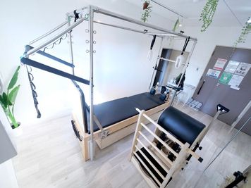 STUDIOFLAG横浜4号店 STUDIOFLAG横浜4号店/マシンピラティスレンタルスタジオの室内の写真