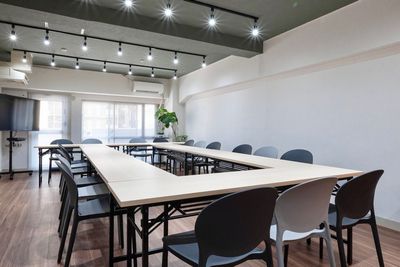 ミリオン会議室新大阪１号店 貸し会議室、セミナールームの室内の写真