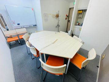 【新橋駅徒歩1分】テレワークや会議の利用に最適な駅近貸会議室 - イーグル新橋No.2