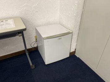 ミニ冷蔵庫の利用も可能です - SMG/四ツ橋・サンワールドビル ＳＭＧ貸し会議室/サンワールドビル2号室の設備の写真