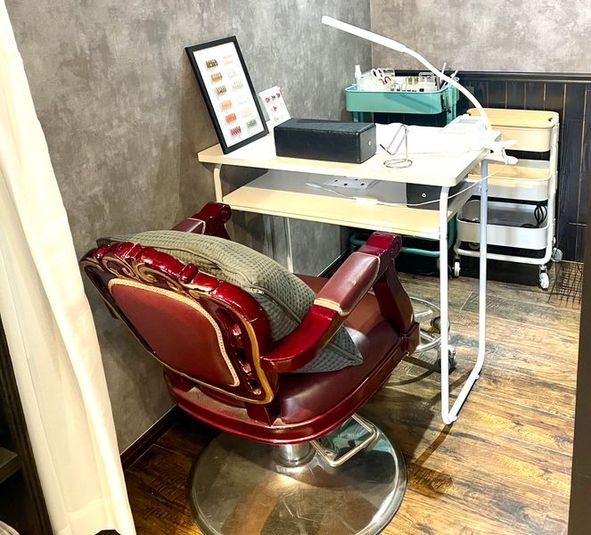 美容室の一角にある小さく落ち着ける空間 - atelier Baron
