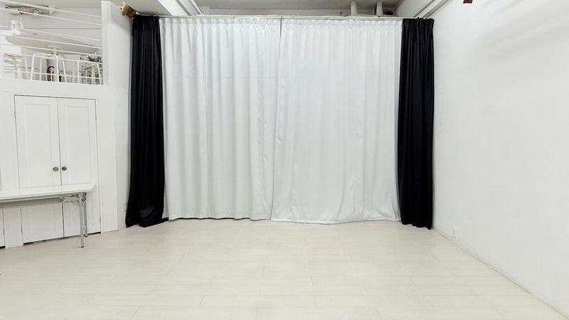 レンタル撮影スタジオ - 新宿ホワイトバックスタジオ