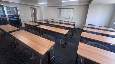 自然光の入る明るいお部屋です - 神保町・神田の貸スペース『コアラ会議室』 【神田・神保町】徒歩3分！駅近大型セミナールーム『コアラ会議室』の室内の写真