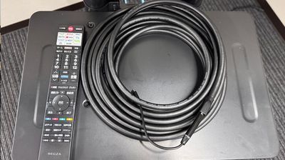 モニターのHDMIとHDMI↔︎タイプC変換ケーブル - 神保町・神田の貸スペース『コアラ会議室』 【神田・神保町】徒歩3分！駅近大型セミナールーム『コアラ会議室』の設備の写真