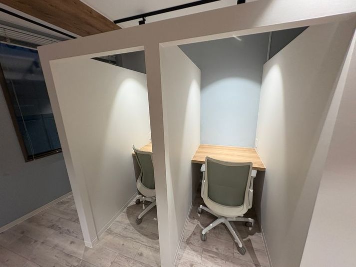 勉強カフェ大阪京橋コムズガーデン前（自習や作業専用スペース） - 勉強カフェ大阪京橋コムズガーデン前