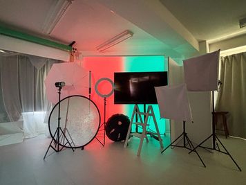 LEDウォールは最大2色にできます。 - 【OGUMA Studio＆Space みなとみらい】 【OGUMA Studio＆Space みなとみらい】[32]の室内の写真