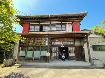 蚕産業をされていた屋号「はたや」の立派な２階建の古民家 - 古民家みじんこ 九十九里に近い600坪の古民家をまるごと1棟貸し、駐車5台の外観の写真